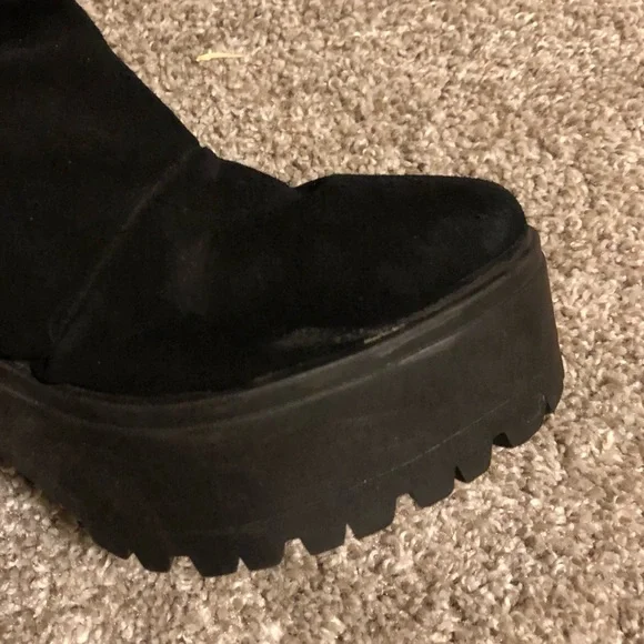 TOPSHOP Platform Lug Sole Booties - Picture 9 of 10